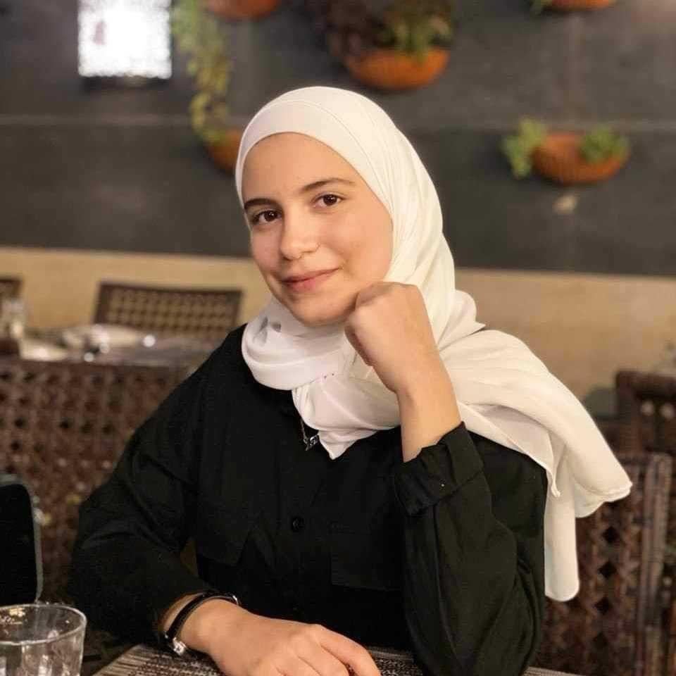 الفلسطينية إسراء محمد رفاعي تتفوق بالعلامة الكاملة ..