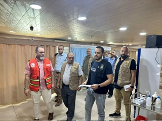 مدير عام مستشفى الهمشري يستقبل وفداً من دائرة شؤون اللآجئين