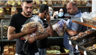 وزير الاقتصاد يقرر رفع سعر ربطة الخبز في لبنان
