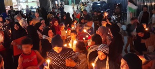 وقفة تضامنية و إضاءة شموع في نهر البارد تضامناً مع غزة