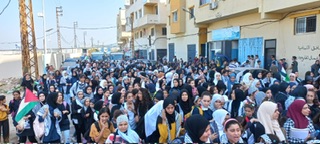 مسيرة طلابية حاشدة لطلاب مدارس الأونروا في مخيم نهر البارد