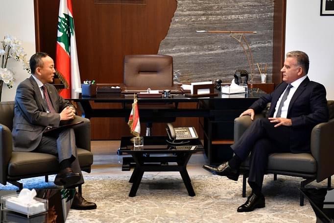اللواء عباس إبراهيم بستقبل سفير كوريا الجنوبية في لبنان