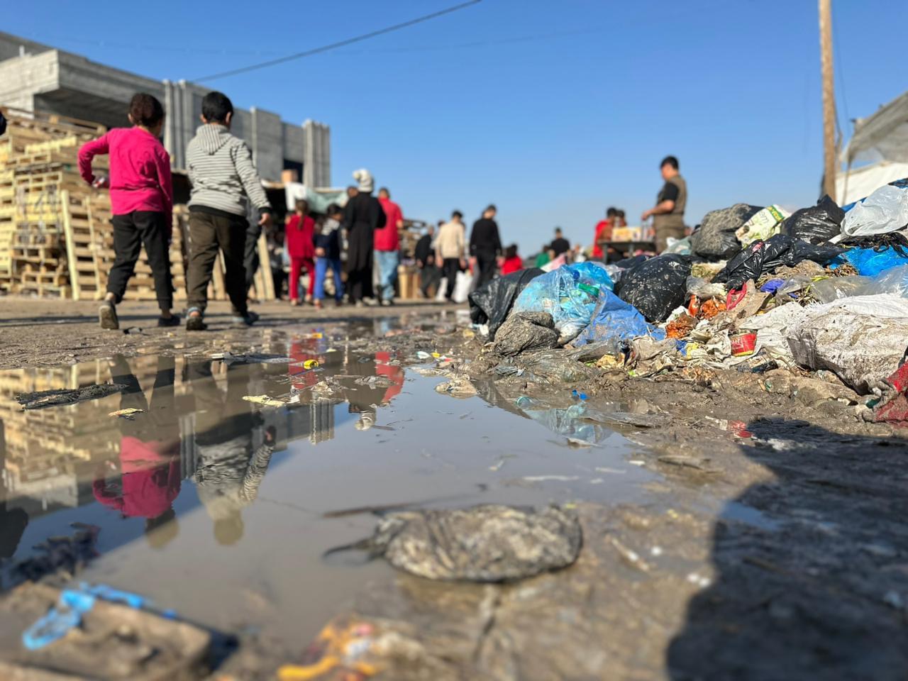 إنهيار  قطاعات خدماتية و صحية أساسية في غزة