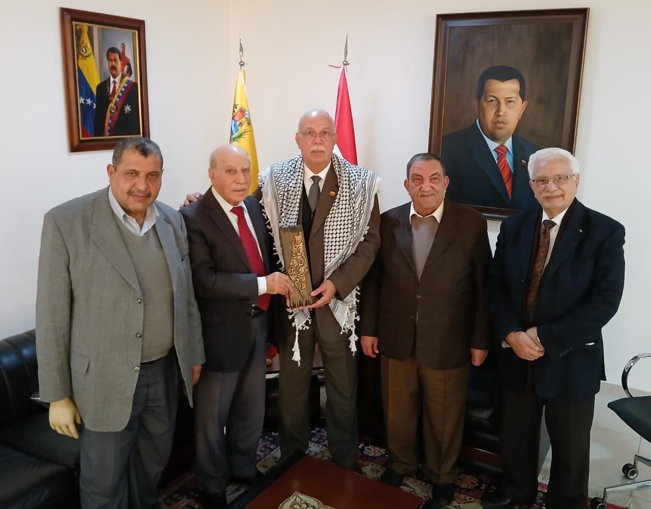 الديمقراطية تلتقي سفير فنزويلا وتعرض معه العدوان الإسرائيلي على قطاع غزه وتطوراته