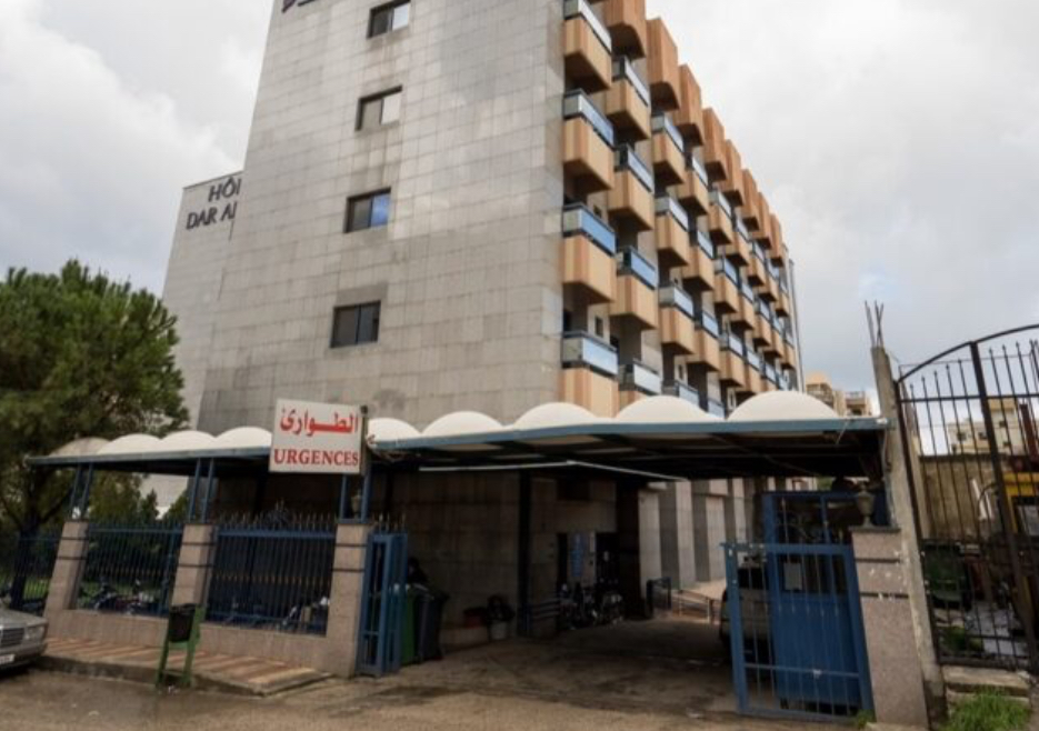 إعتداء على الممرضين و تخطيم زجاج طوارىء مستشفى الشفاء /طرابلس