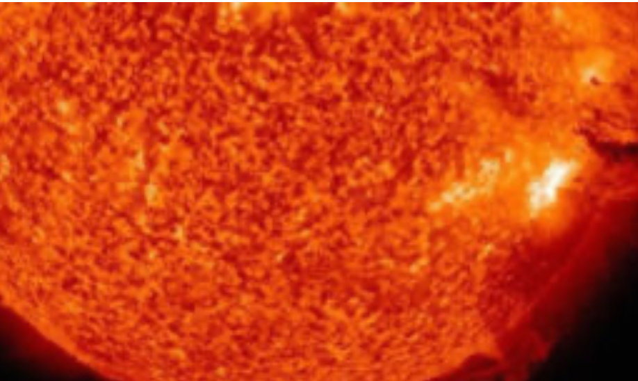 عاصفة شمسية “شديدة” تضرب الأرض للمرة الأولى منذ 2003..