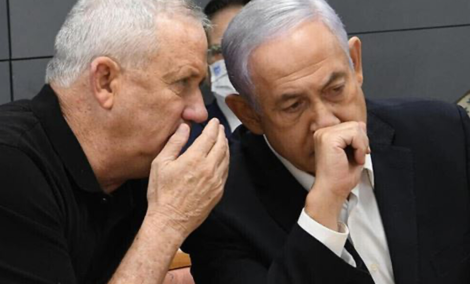 الصراع في غزة... تداعيات خلاف نتنياهو وغانتس بدأت تظهر!