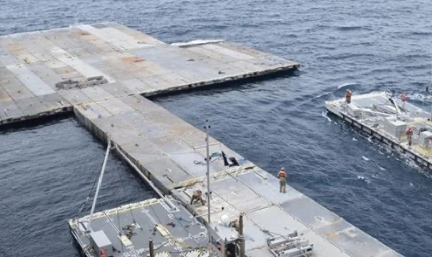 قاعدة أميركية متقدّمة... لُغز الميناء العائم!