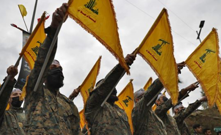 ردًا على إغتيال أستاذ الفيزياء... "حزب الله" يستهدف قاعدة إيليت