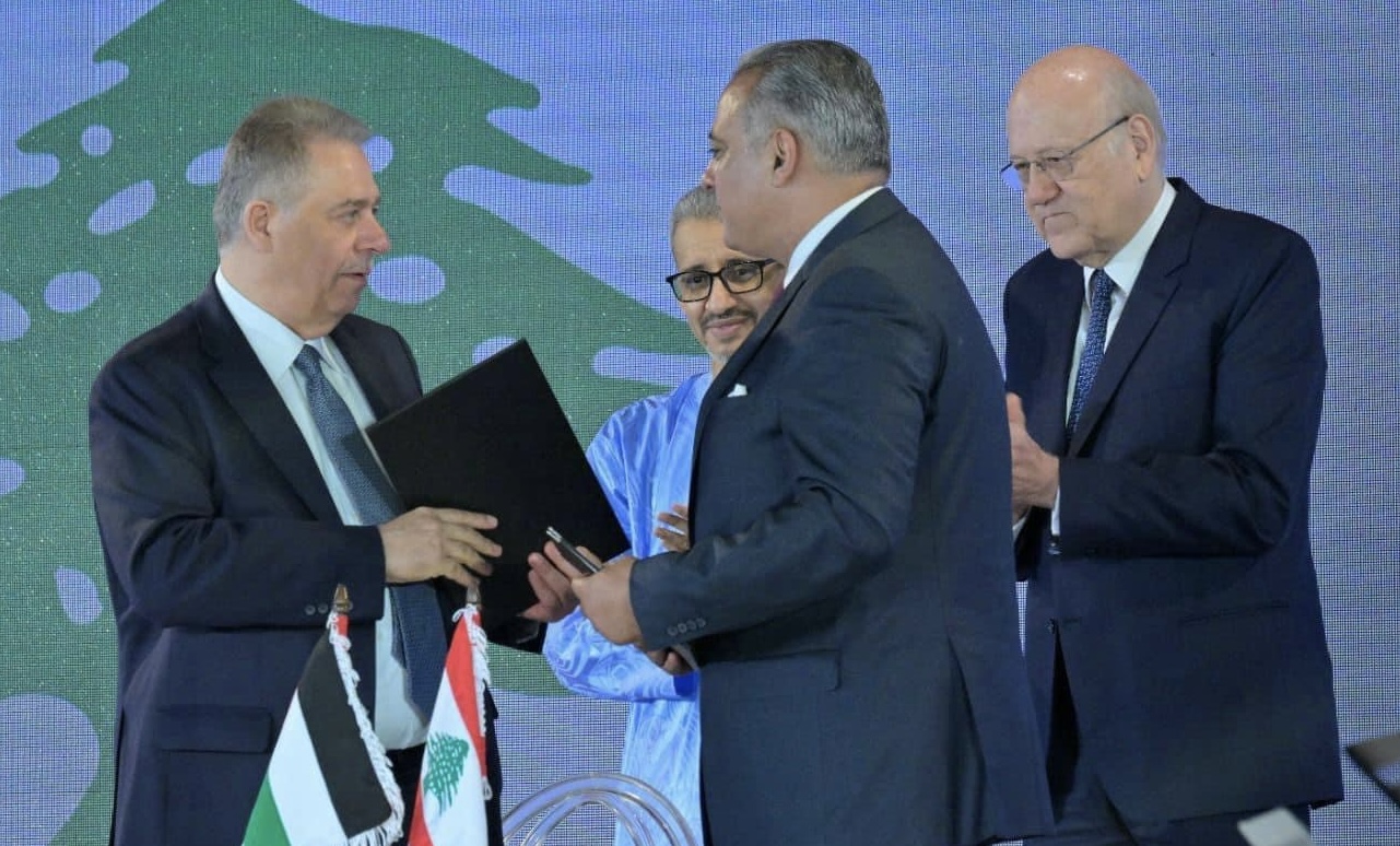 السفير دبور والوزير المرتضى يوقعان اتفاق توأمة بين القدس وطرابلس