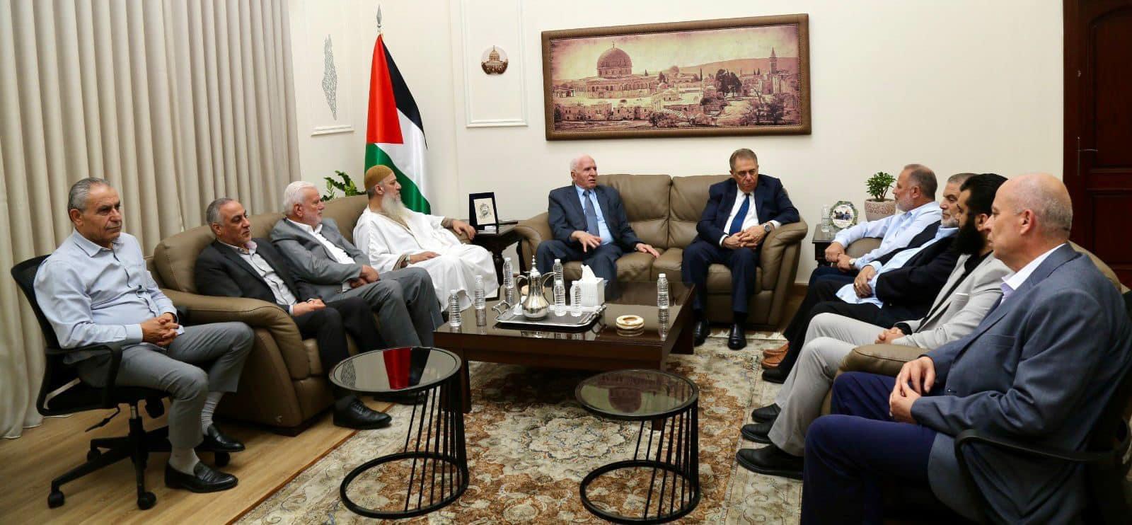 الاحمد يلتقي القوى الاسلامية في مخيم عين الحلوة