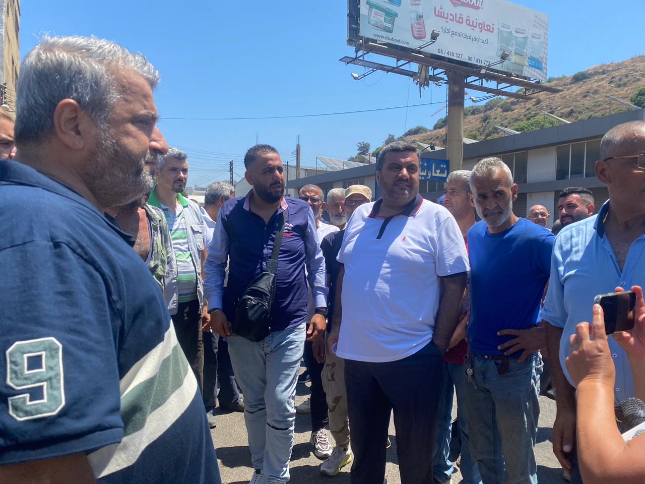 واعتصام  امام مكاتب شركة كهرباء قاديشا في البحصاص