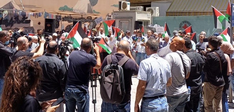 اعتصام أمام الصليب الأحمر الدولي للمطالبة بتحرير الأسرى والمعتقلين الفلسطينيين في سجون الاحتلال*