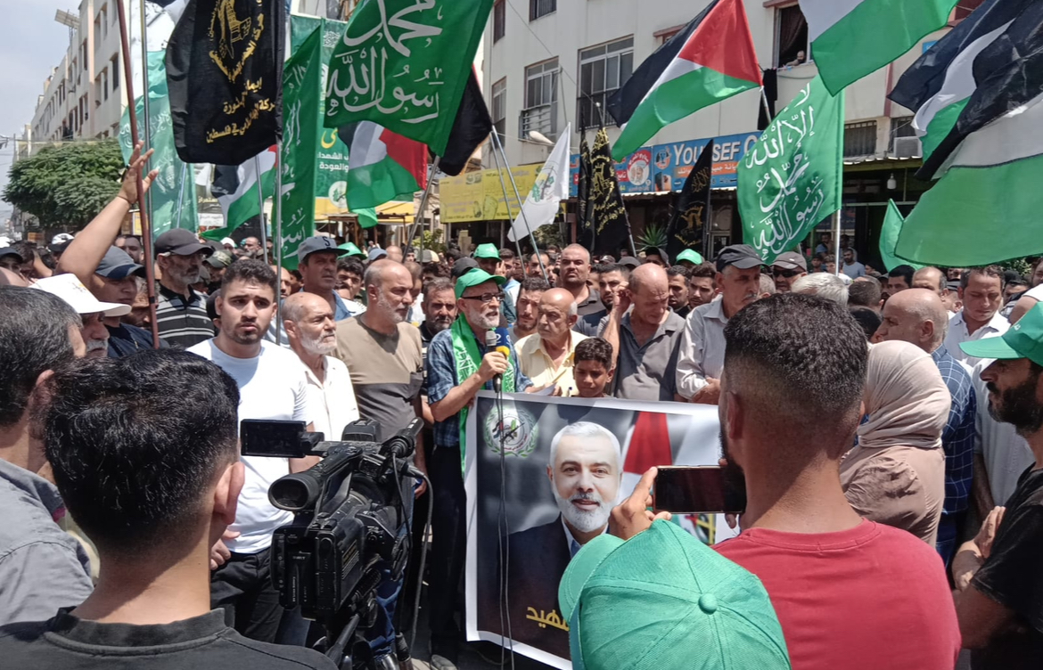 مسيرة حاشدة في مخيم نهر البارد استنكاراً لاغتيال القائد اسماعيل هنية