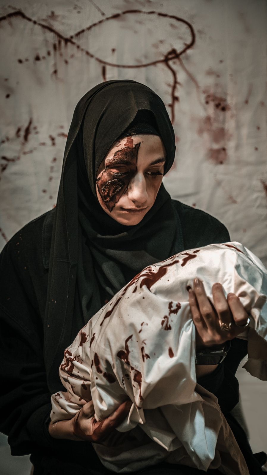 *فخر الشهادة وصمت العالم*