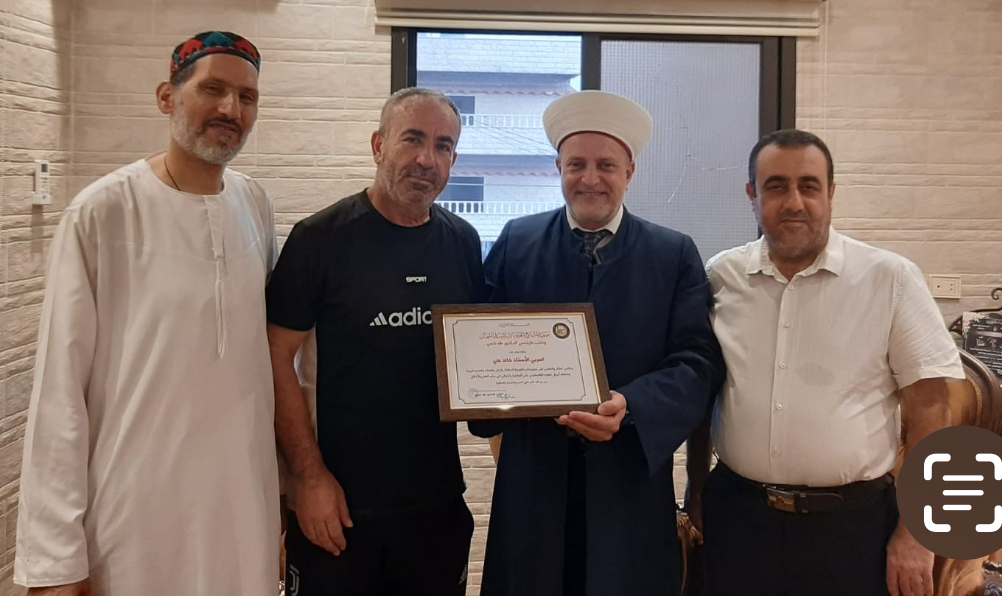 جمعية المشاريع الخيرية الإسلامية" تهنئ الأستاذ خالد علي بتقاعده