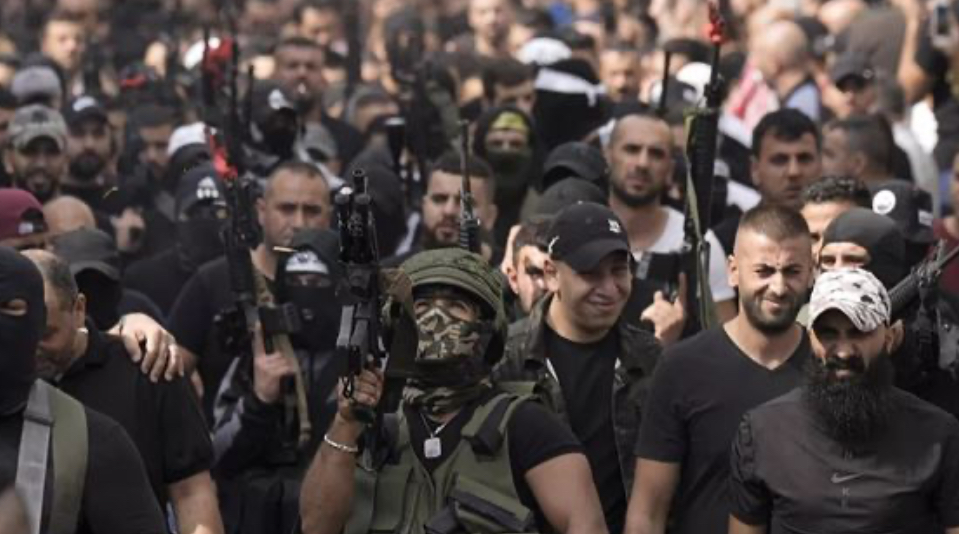 "عرين الأسود" التي تُقاتل بالضفة المشتعلة