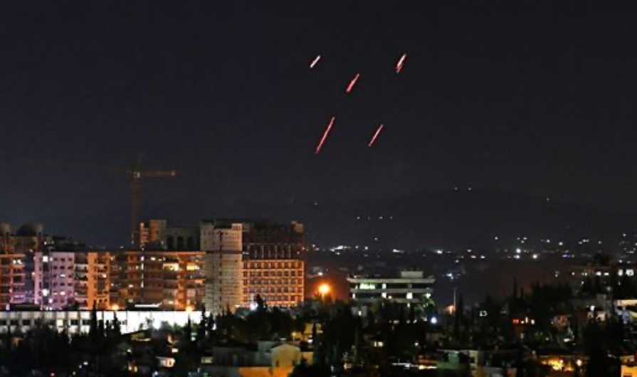 قتلى وجرحى... هجماتٌ إسرائيلية على سوريا