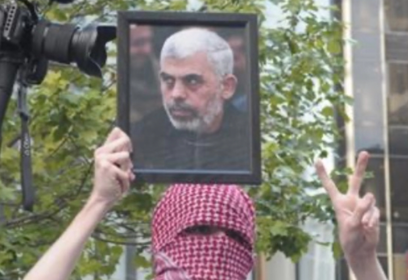 هل يوافق السنوار على العرض الإسرائيلي بالخروج من غزة؟