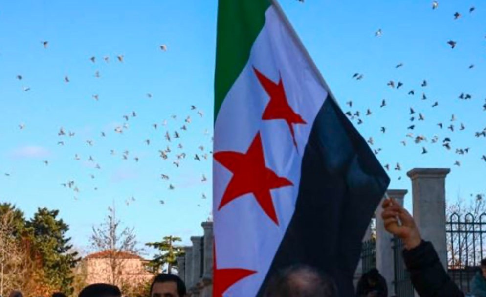 الحكومة الانتقالية السورية تتوعد محاكمة "بعض" الإعلاميين!