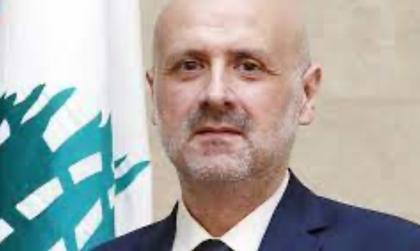 مولوي يُعلّق على تفتيش الطيارة الإيرانية