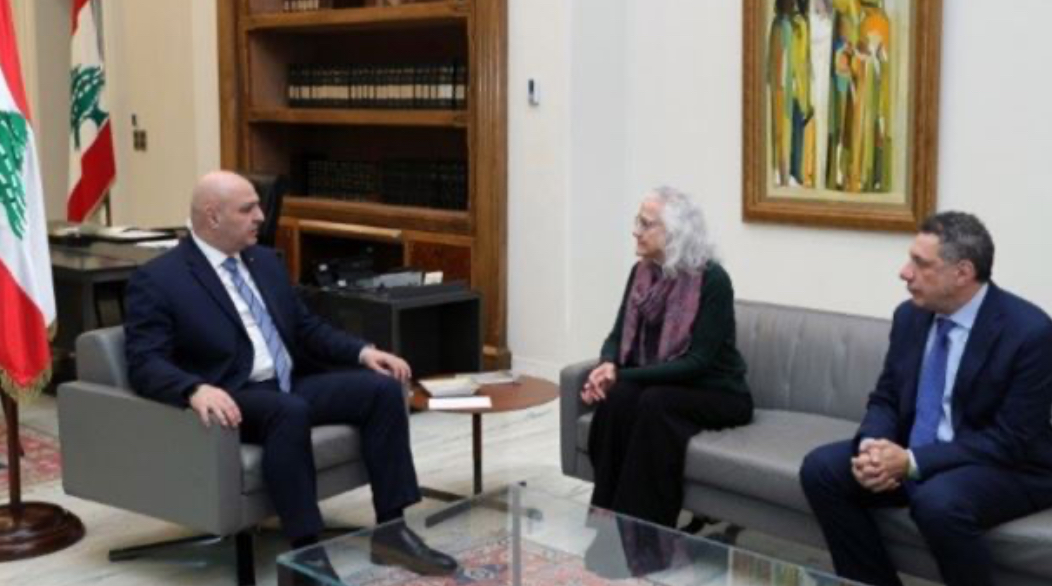 والدة "أوستن تايس" تطلب المساعدة من عون