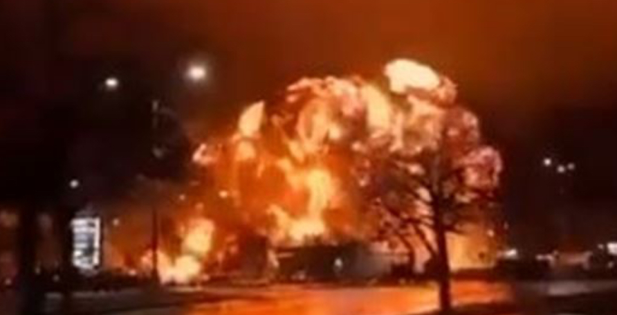 رجل يوثق لحظة سقوط طائرة فيلادلفيا