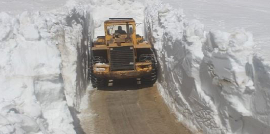 الطرقات الجبلية المقطوعة بسبب تراكم الثلوج!