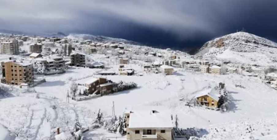 بسبب تراكم الثلوج... إليكم الطرقات المقطوعة والسالكة!