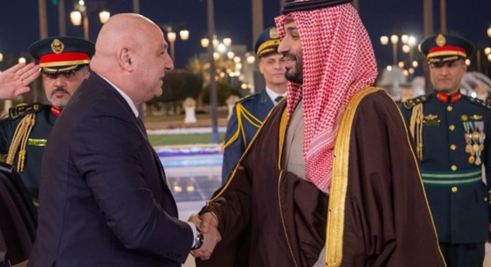 عون لن يعود "خالي الوفاض" من المملكة