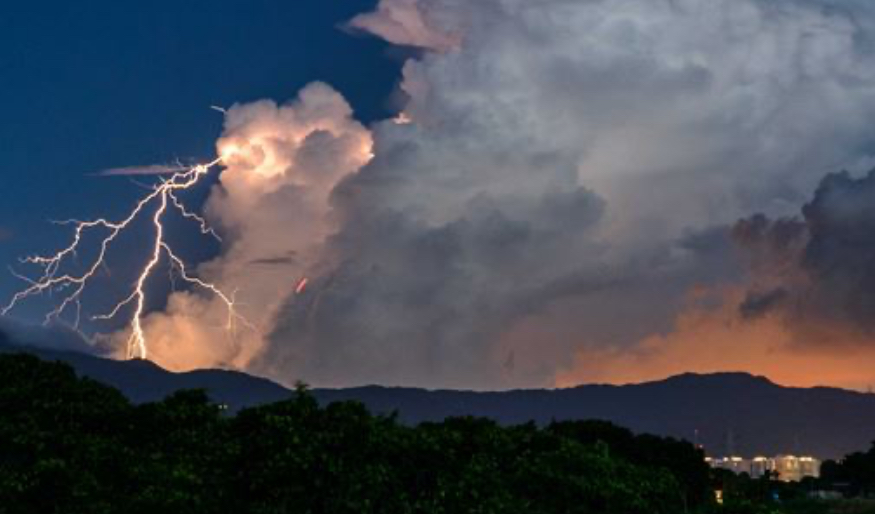 أمطار وبرق ورعد... منخفض جوي يؤثر على لبنان