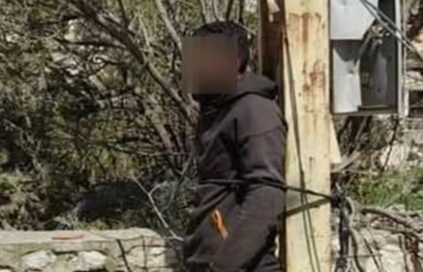 علّقوه على عامود... القبض على لص "سوري" في عديسة