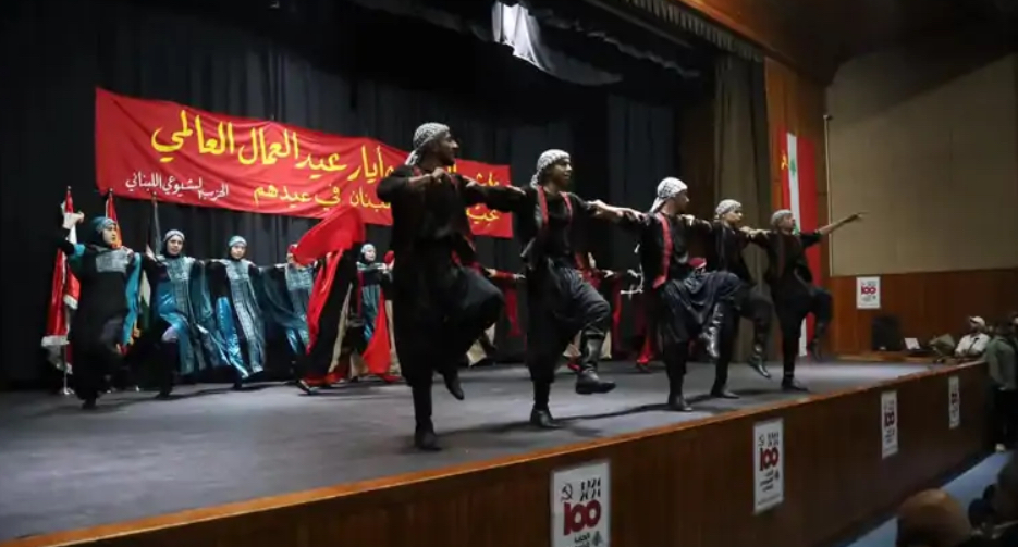 فرقة الكوفية تحيي التراث الوطني الفلسطيني في مهرجان الأوّل من أيّار بصيدا