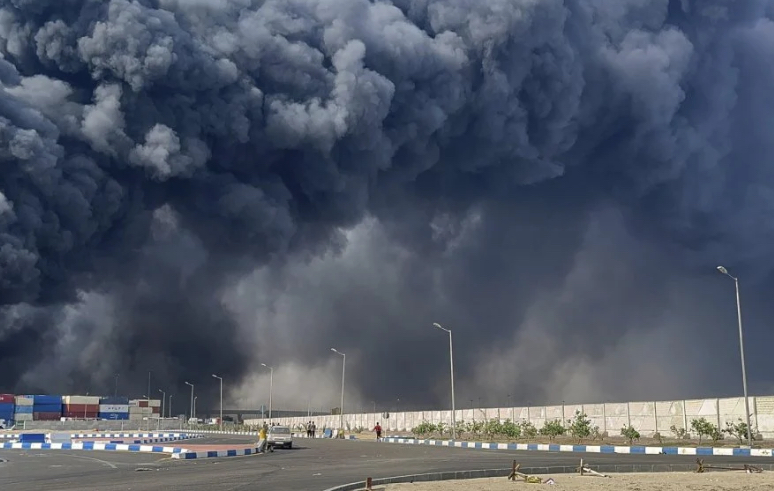 التحقيقات مستمرة بانفجار "ميناء رجائي"... والخسائر كبيرة!