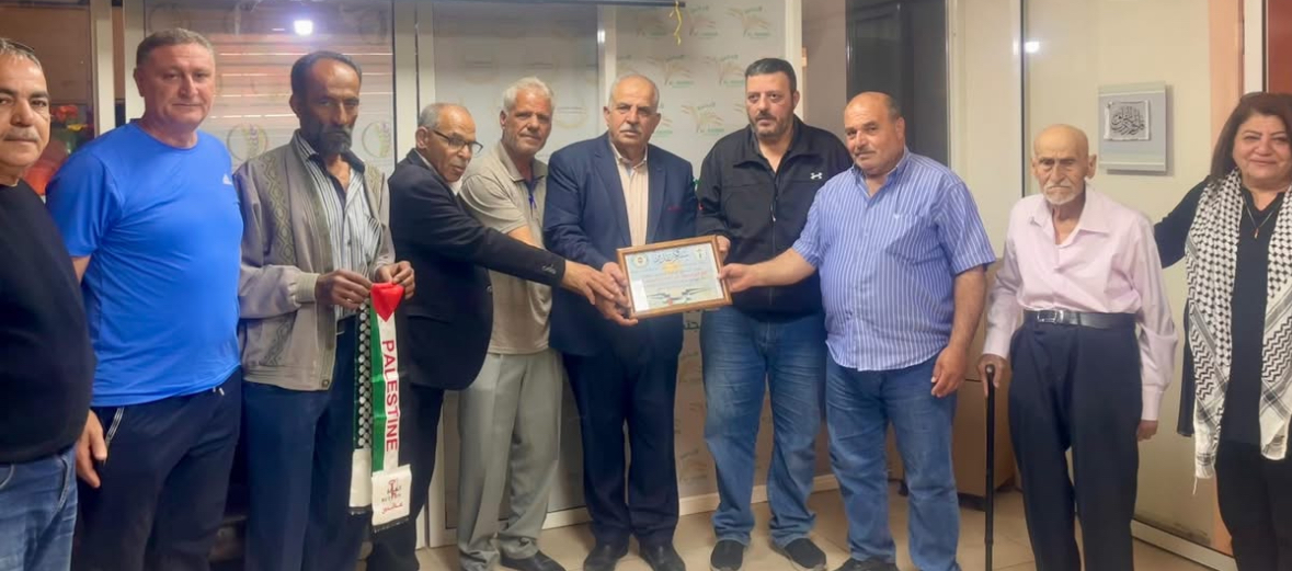 اتحاد نقابات عمال فلسطين فرع لبنان يكرم مركز سنابل لرعاية المسنين، في صور