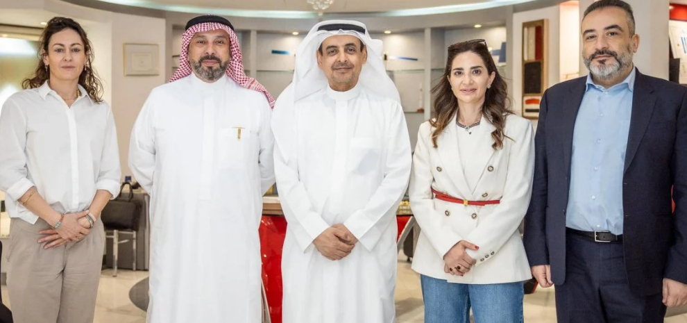 اتفاق شراكة بين RED TV ومجموعة عرب سات لبثّ المحتوى عبر القمر الصناعي “بدر 8”