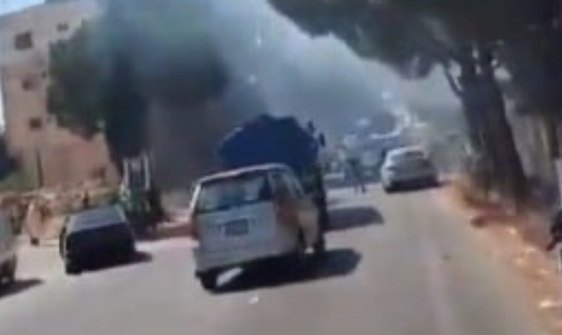 غارة إسرائيلية تستهدف سيارة جنوبًا... واستشهاد سائقها