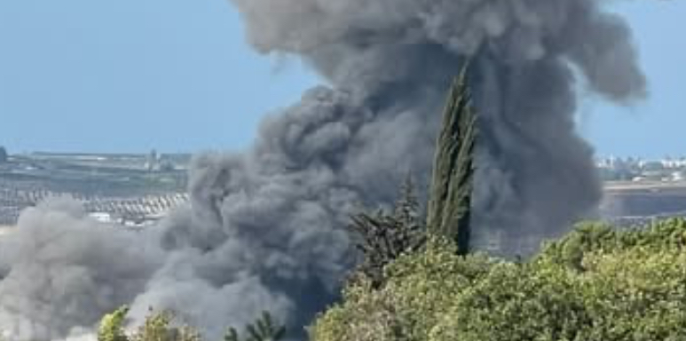 بالصور والفيديو: غارة اسرائيلية تستهدف اطراف بلدة الزرارية جنوبًا