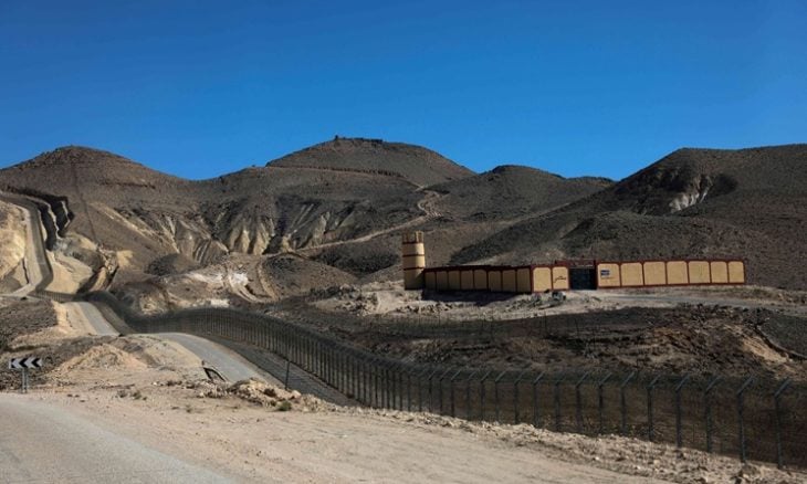 مصادر عبرية: سلاح بلا حدود.. كيف تحوّل تهريبه من إيران إلى إسرائيل إلى آفة واسعة؟