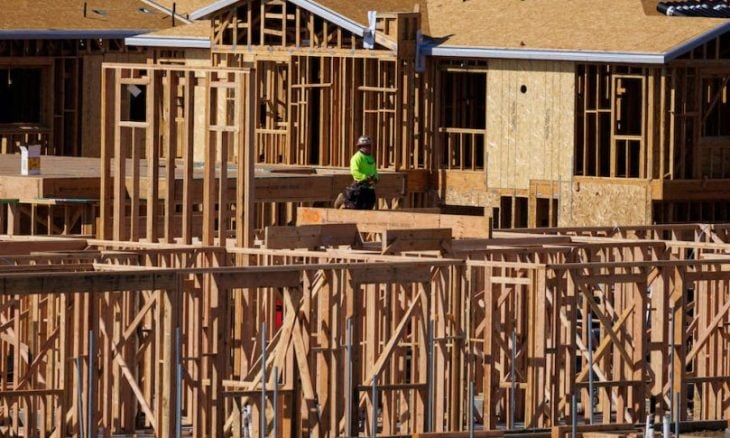 ترامب يطالب بفرض حظر فوري على شراء المستثمرين للمنازل في أمريكا