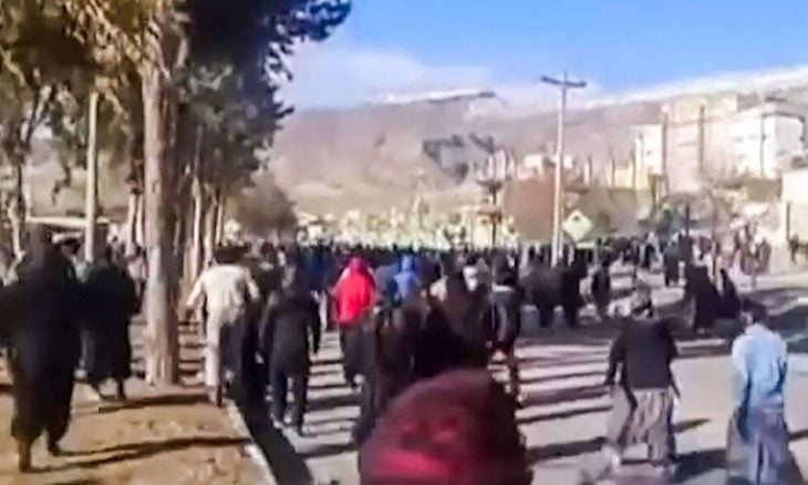 “شيء فريد يحدث في طهران”.. معهد دراسات الأمن القومي الإسرائيلي يحذر من حرب مع إيران و”حزب الله” الآن