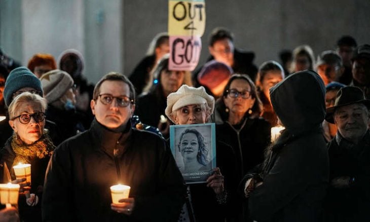 مسؤولون في مينيابوليس ينددون بإدارة ترامب بعد مقتل امرأة برصاص عنصر في وكالة الهجرة