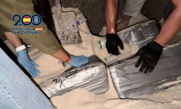 إسبانيا تضبط كمية غير مسبوقة من الكوكايين في المحيط الأطلسي- (صور)