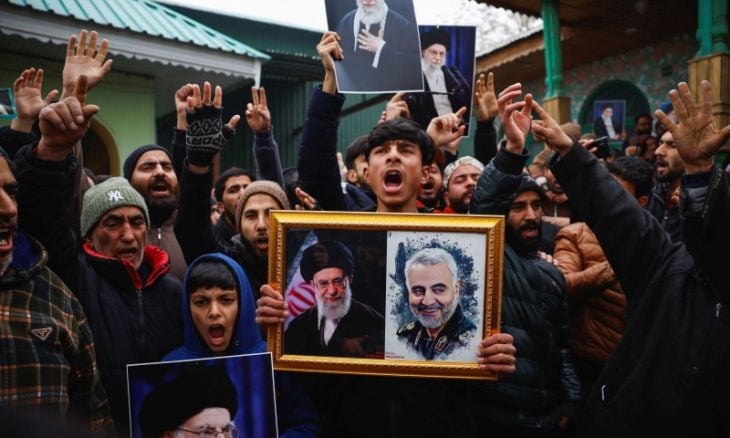 إيكونوميست: دلالات انهيار ومخاطر سقوط النظام الإيراني على المنطقة والعالم