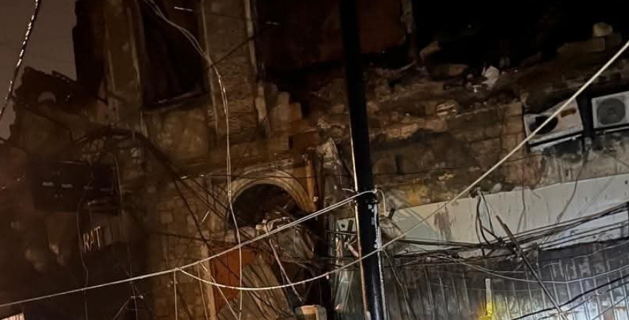 بسبب الامطار الغزيرة... انهيار مبنى في طرابلس (صور)