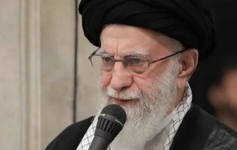 بزشكيان يرفع السقف: استهداف "خامنئي" إعلان حرب على إيران بأكملها