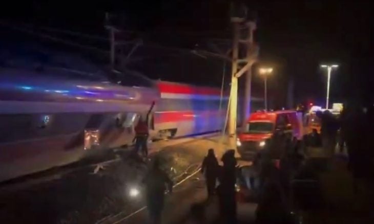 ارتفاع حصيلة تصادم قطارين فائقي السرعة في إسبانيا إلى 39 قتيلا