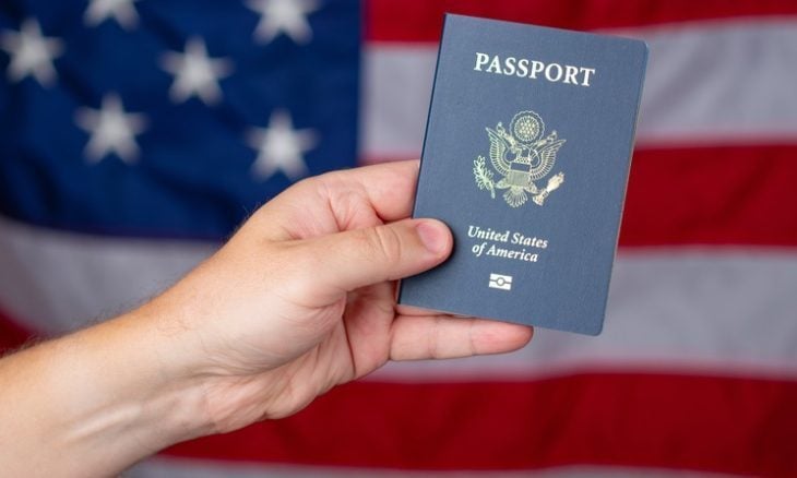 ترامب يعلّق التجنيس ويبدد أحلام مهاجرين استوفوا شروط الحصول على جواز السفر