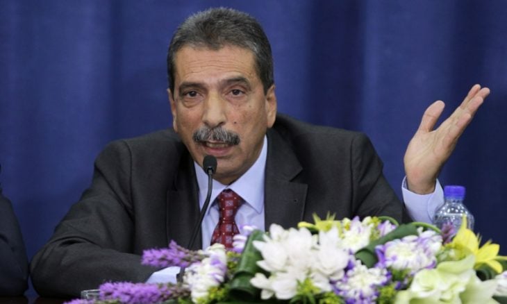 قيادي فتحاوي يوجه رسالة مفتوحة للرئيس الفلسطيني ويهدد بكشف ملفات فساد كبرى