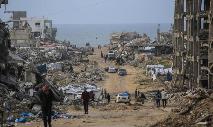 قبيل فتح معبر رفح.. إسرائيل تسعى لضمان خروج فلسطينيين من غزة أكثر من العائدين